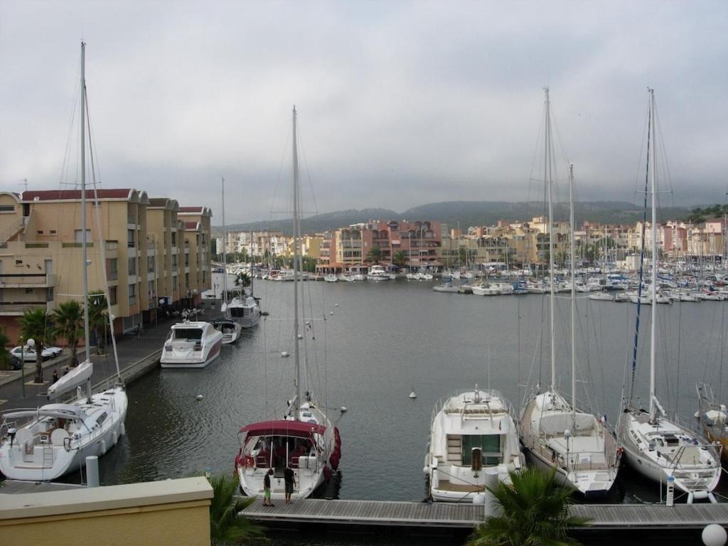 Gruissan Appartement Calme, Vue Sur Port De Plaisance -Clim, Empl.Parking Esterno foto